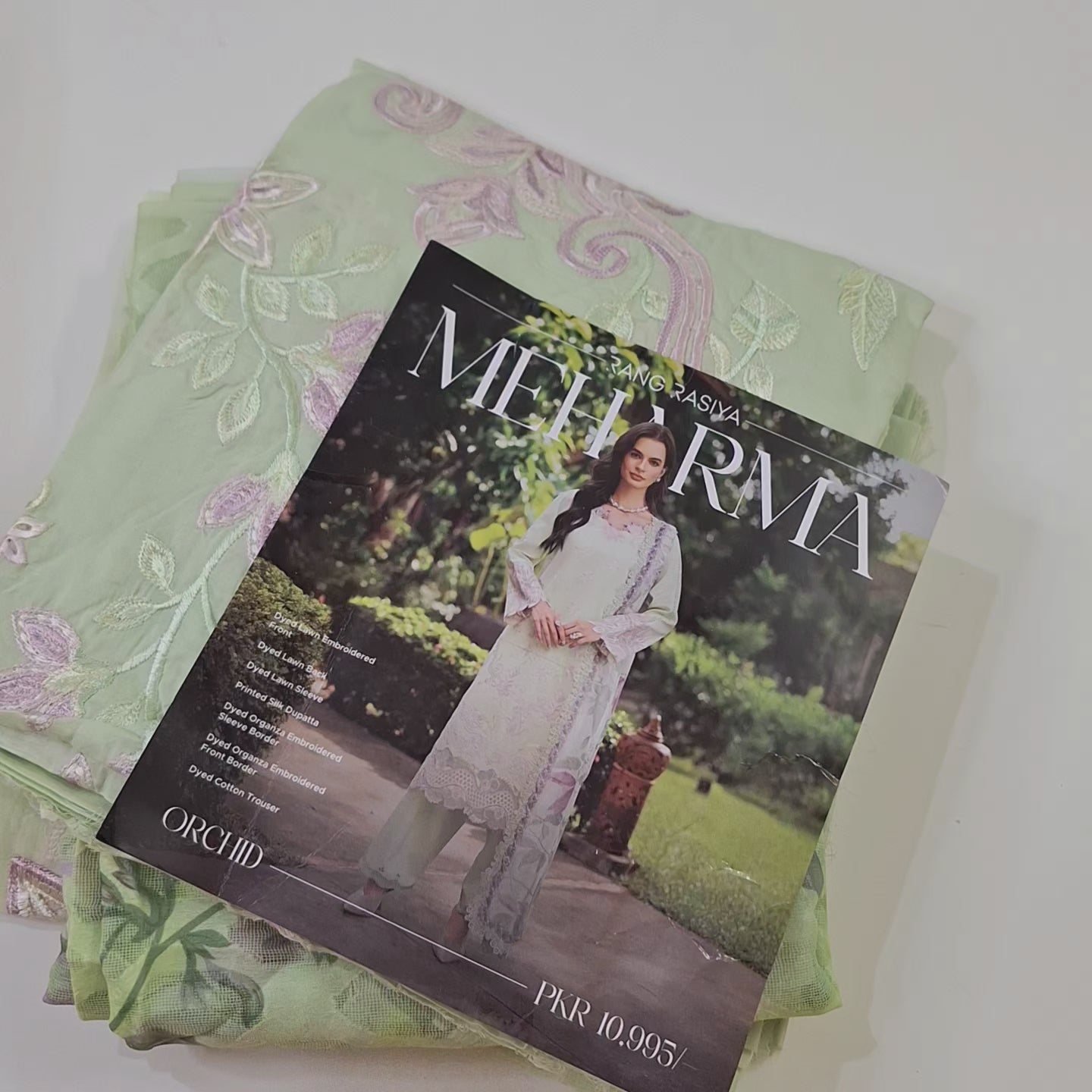 Rang rasiya embroidery lawn 3pc suit