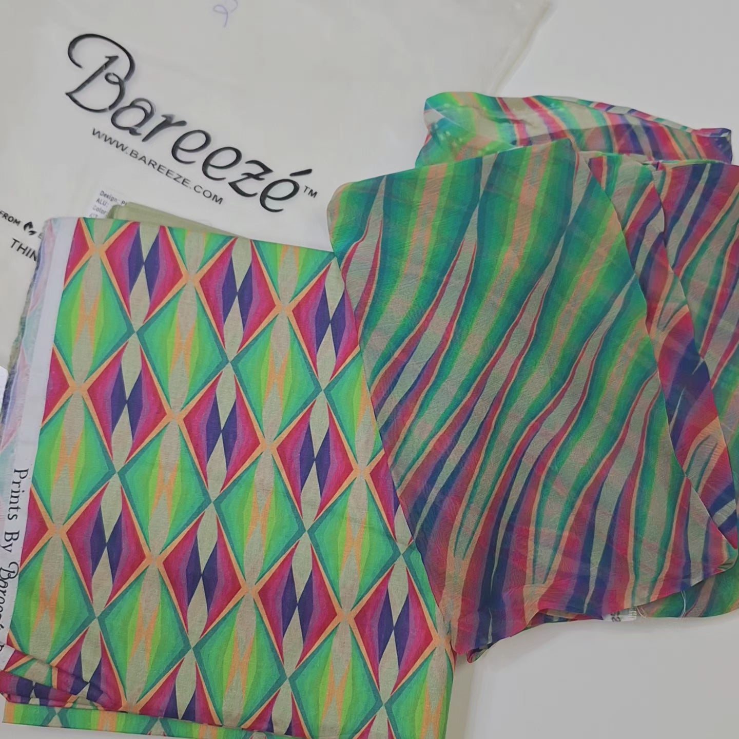 Bareeza lawn 3pc suit