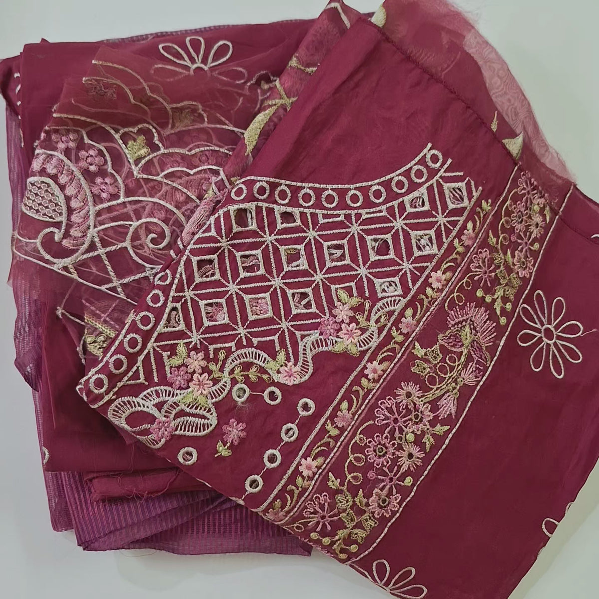 Mahnur embroidery lawn 3pc suit