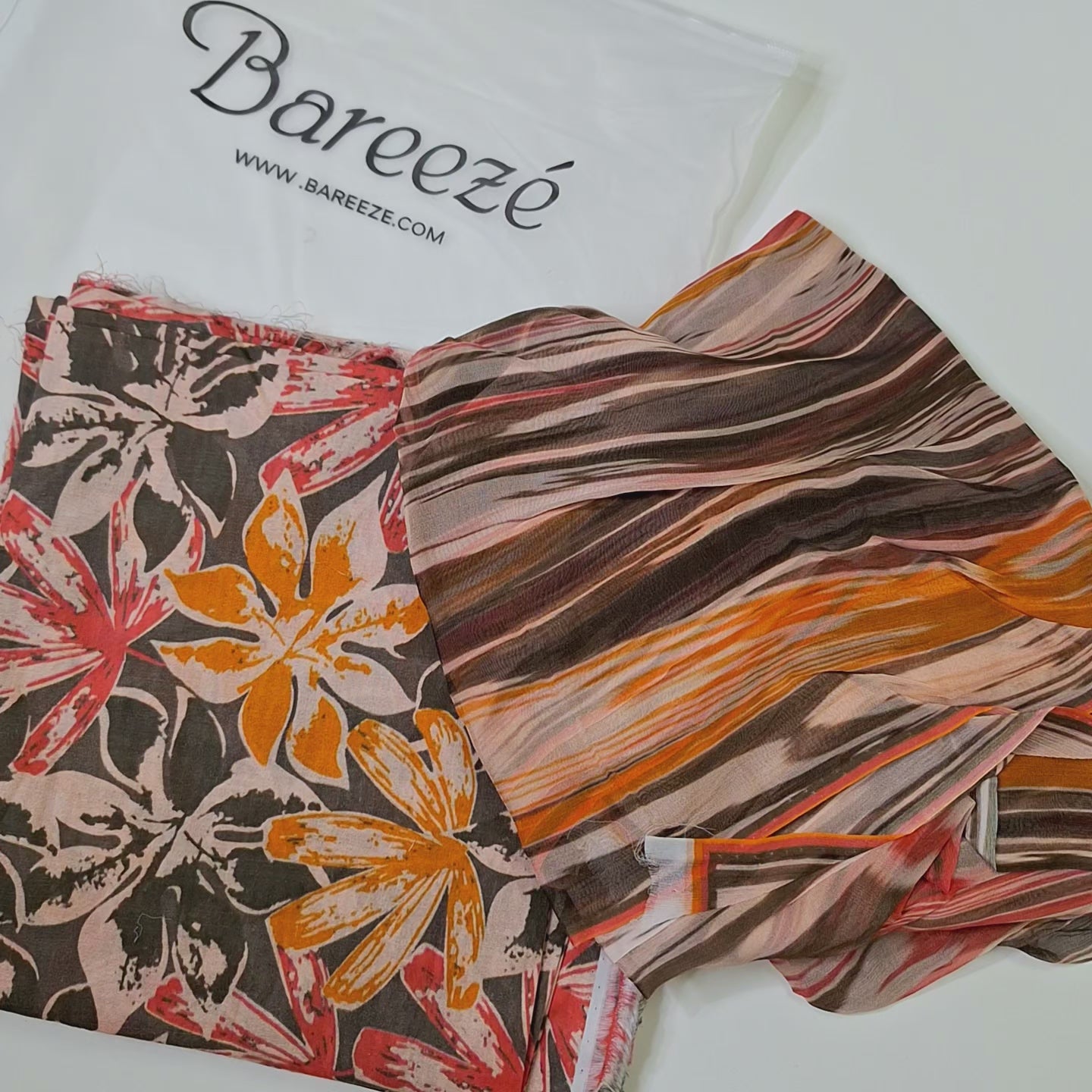 Bareeza lawn 3pc suit