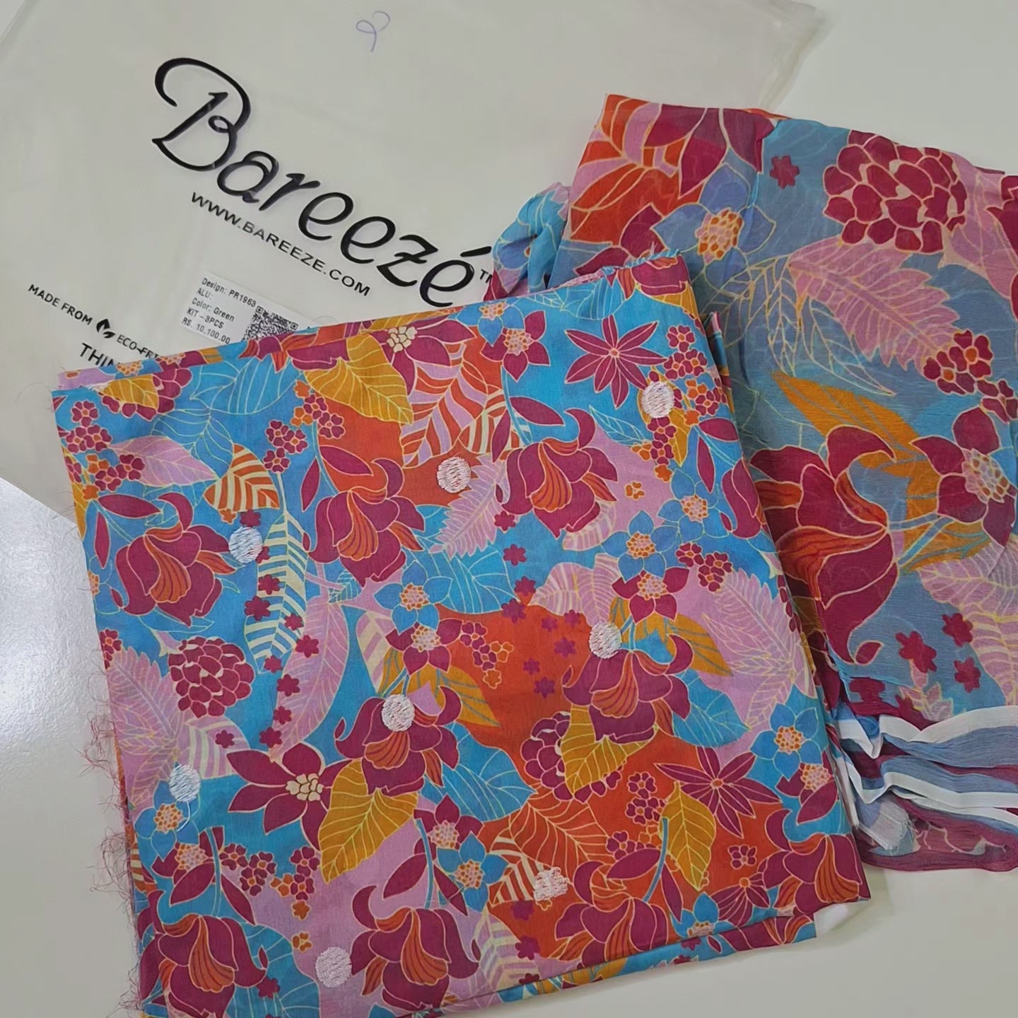 Bareeza lawn 3pc embroidered suit