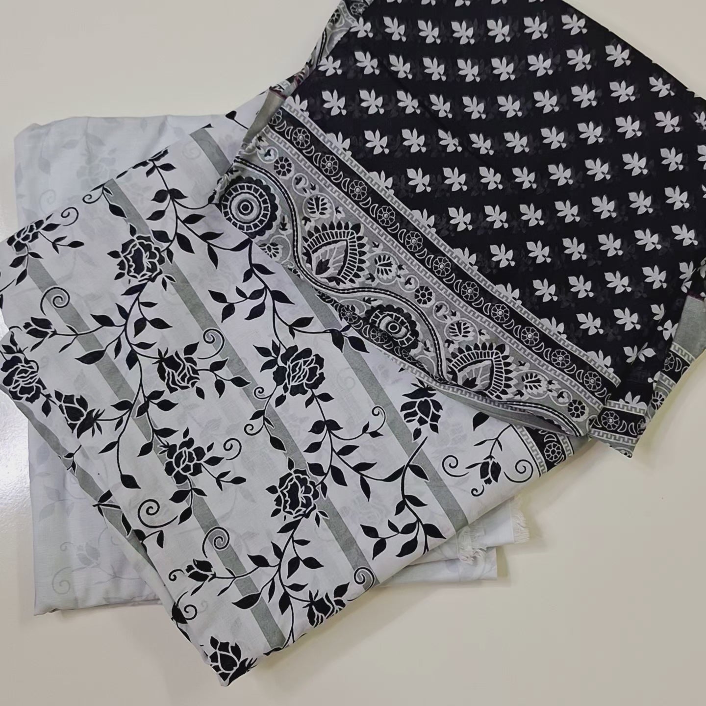 Regalia textile lawn 3pc suit